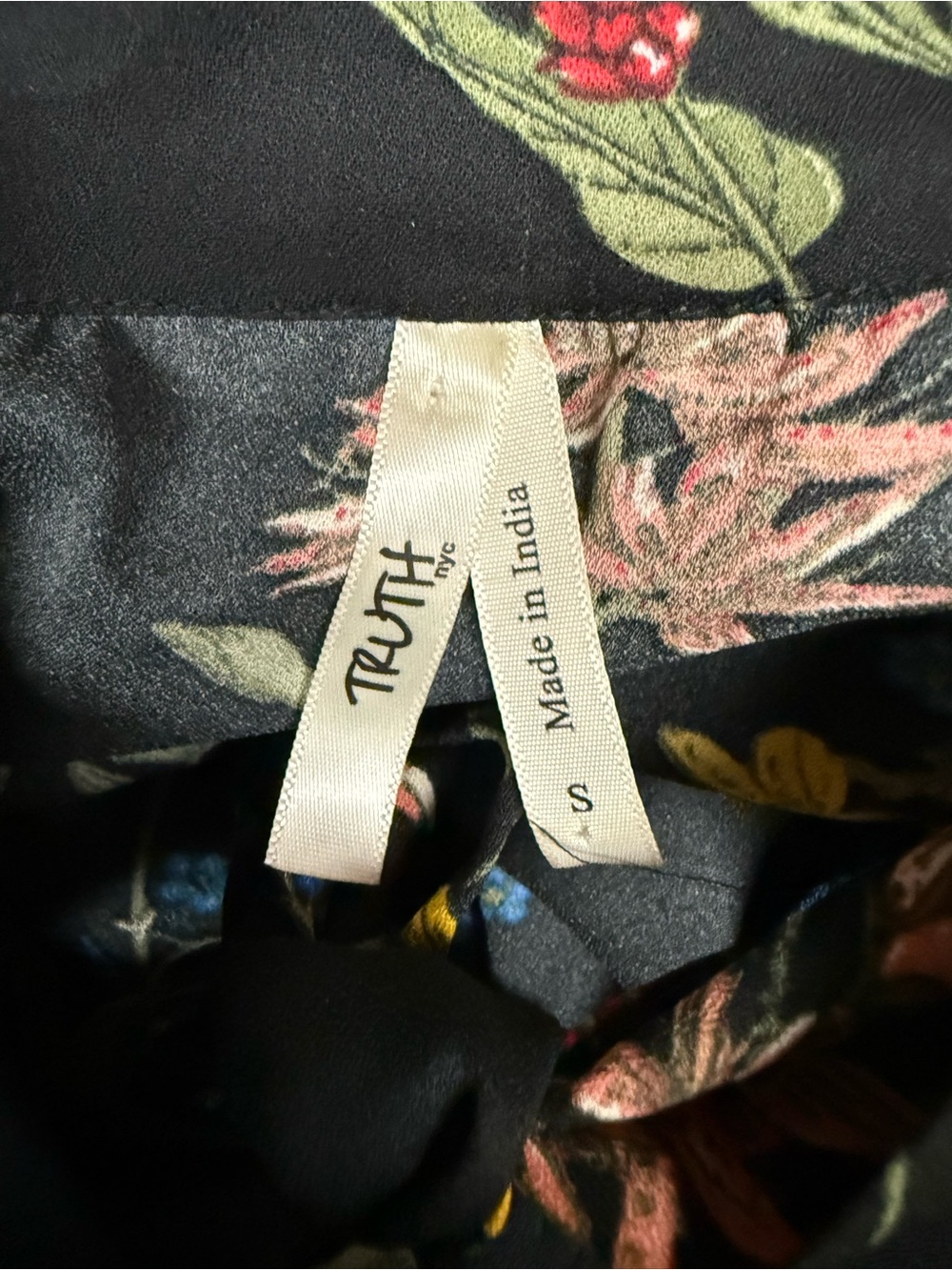 Truth Black Floral Tie-Neck Smocked Waist Blouse small - Picture 7 of 7